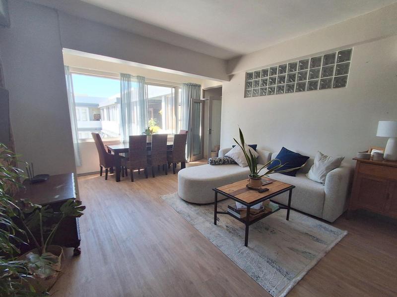 2 Bedroom Property for Sale in Sea Point Western Cape